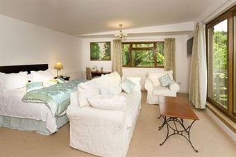 Bed & Breakfast Tovey Lodge