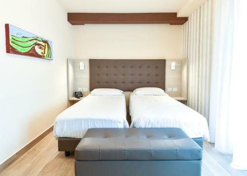 Midi Hotel