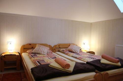 Andr�s Apartmanh�zak