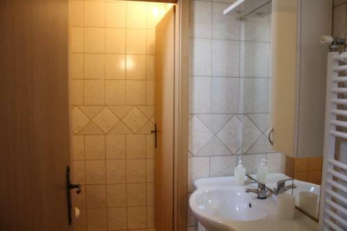 Andr�s Apartmanh�zak