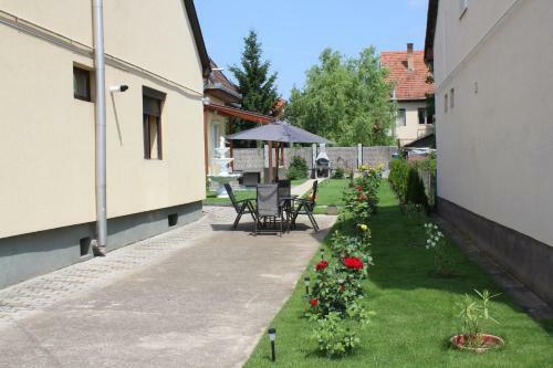 Andr�s Apartmanh�zak