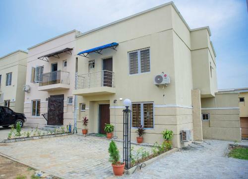 Cozy 3 Bedroom Apart - 24hrs Elect/wifi/security