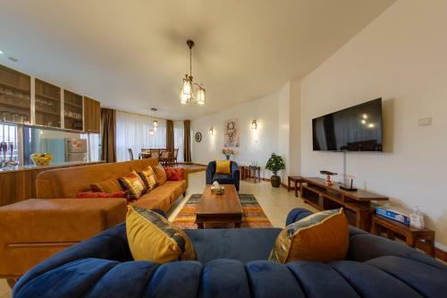 Nairobi Elegant 2-bedroom Apartment With Pool/gym