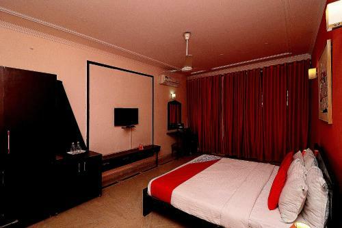 Oyo 89078 Hotel Jc Chelet