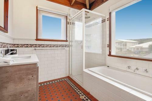 New Iluka Encounter Bay 4 Bdrms Ocean Views Wifi