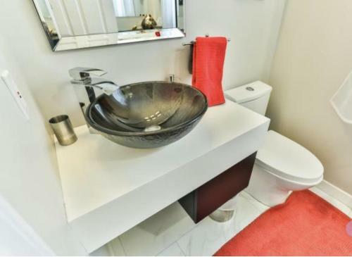 Stunning 2-bed House In Gatineau