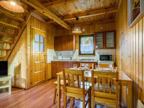 Holiday Resort Directly By The Sea, Gaski