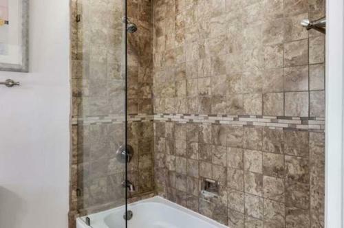 Desirable Home With Beautiful Pool