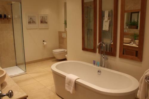 Rowton Hall Hotel And Spa