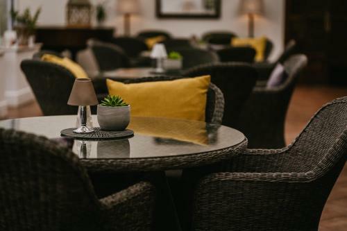 Rowton Hall Hotel And Spa