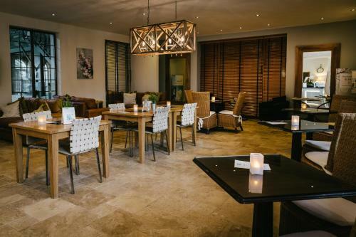 Rowton Hall Hotel And Spa