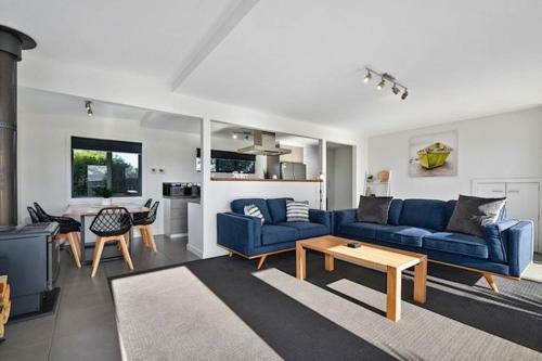 Top Of The Bay-modern Home With Spectacular Views