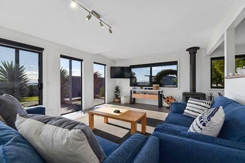 Top Of The Bay-modern Home With Spectacular Views
