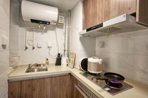 Locals Apartment House 06