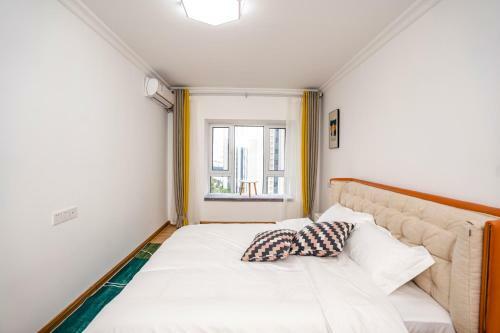 Locals Apartment House 01