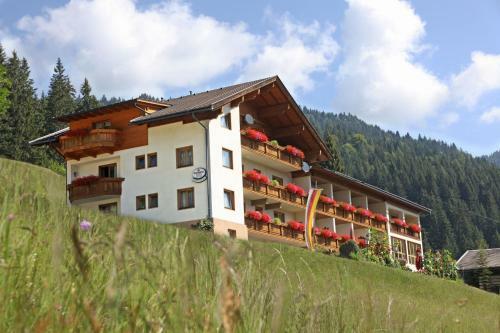 Hostal Alpenhof Strenge