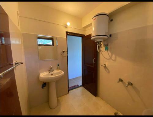 Varun Guest House, Sarahan