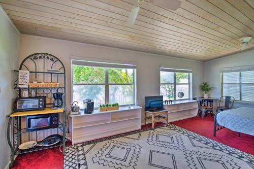 Tropical Villa Screened Porch And Water View!