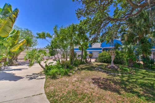 Tropical Villa Screened Porch And Water View!