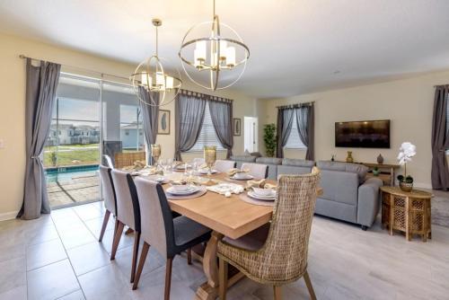 Instant Gratification - 8 Bdm Villa In Gated Comm, Villa