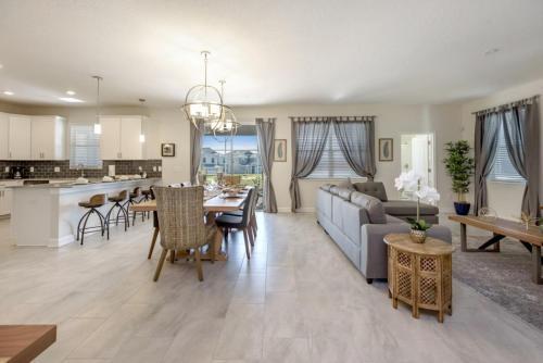 Instant Gratification - 8 Bdm Villa In Gated Comm, Villa