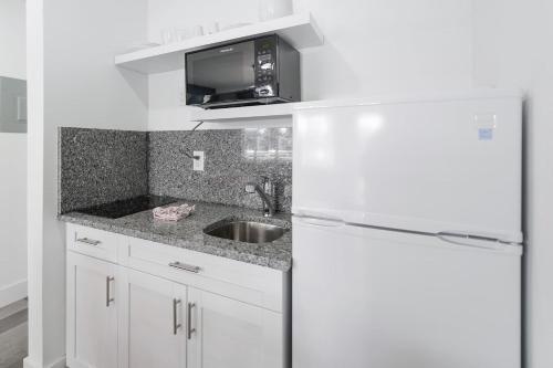 Apartamento Amazing 1 Bedroom With Pool Steps From The Beach #44
