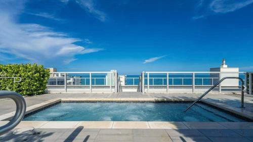 5 Beachfront Resort -rooftop Pool 2 Br 2 Br Bay View