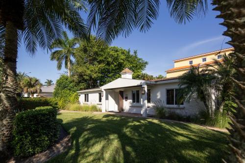 Olde Naples Villa