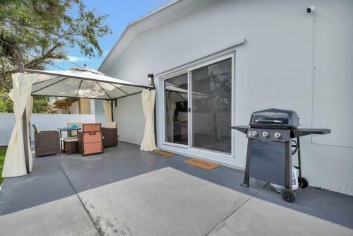 Apartamento Miami Chic 4 Bd 3 Bth Home W/gated Parking & Bbq