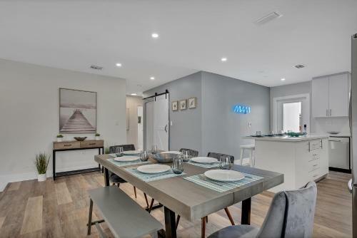 Apartamento Miami Chic 4 Bd 3 Bth Home W/gated Parking & Bbq