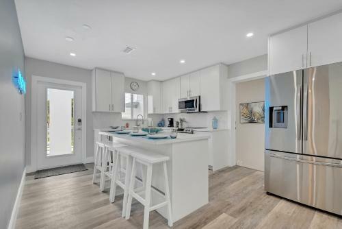 Apartamento Miami Chic 4 Bd 3 Bth Home W/gated Parking & Bbq