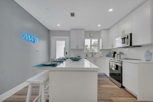 Apartamento Miami Chic 4 Bd 3 Bth Home W/gated Parking & Bbq