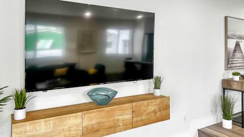 Apartamento Miami Chic 4 Bd 3 Bth Home W/gated Parking & Bbq