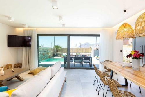 Villa Smili-naiades/3 Bedrooms, Luxury, Beachfront