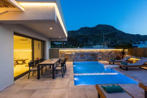 Villa Smili-naiades/3 Bedrooms, Luxury, Beachfront