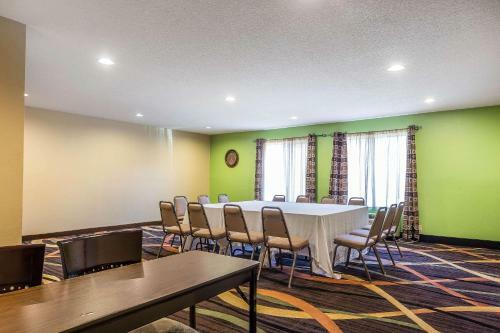 Hotel Quality Inn Warsaw