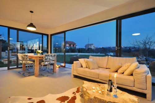 Luxury Villa Luminosa