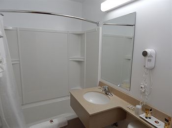 Slemon Park Hotel & Conference Centre
