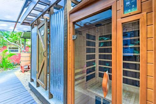 Oasis With 2 Stand-alone Casitas And Outdoor Bath
