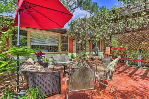 Oasis With 2 Stand-alone Casitas And Outdoor Bath