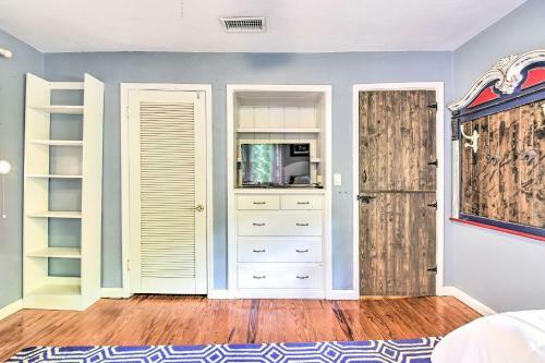 Oasis With 2 Stand-alone Casitas And Outdoor Bath