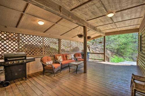 Spacious Hiawassee Cabin With Porch And Mtn View!