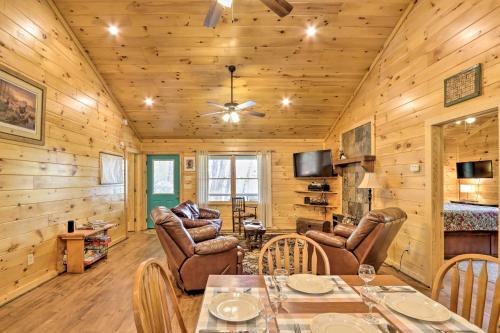 Peaceful Ellijay Cabin With Grill And Mtn Views!