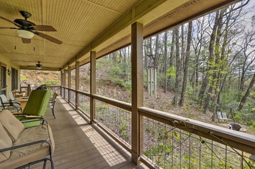 Peaceful Ellijay Cabin With Grill And Mtn Views!