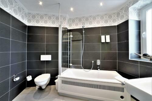 Ascot Hotel