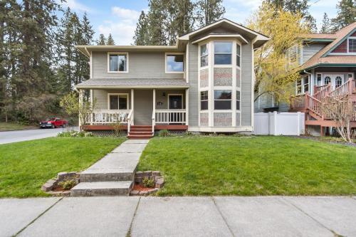 Ash Avenue Abode