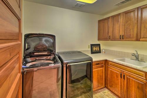 Resort Townhome With Nearby Beach Club Access!