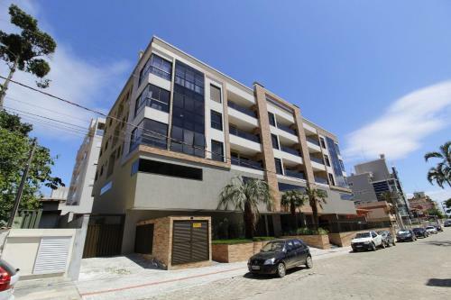 1086 - Apartamento T�rreo Com Jacuzzi No Centro de Bombinhas