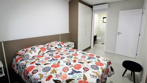 1086 - Apartamento T�rreo Com Jacuzzi No Centro de Bombinhas