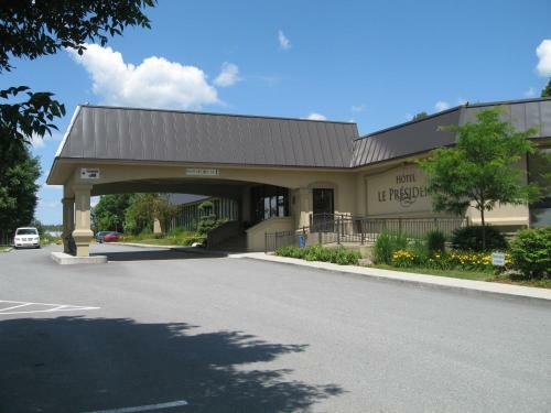 Hotel Le President Sherbrooke